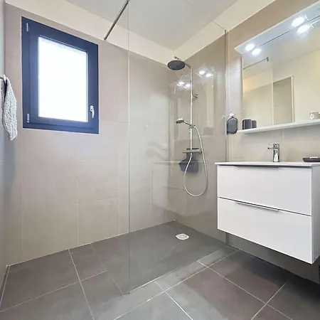 Maison Neuve 3 Pièces Avec Terrasse à - Fr-1-226-558 *